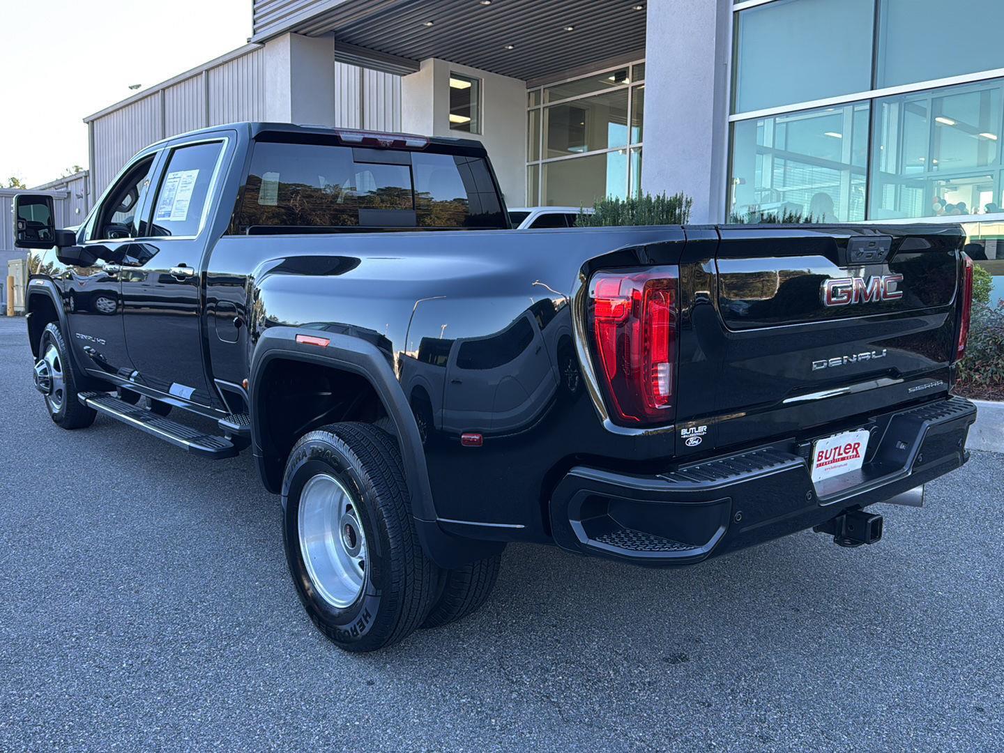 2022 Gmc Sierra 3500 HD Denali photo 3