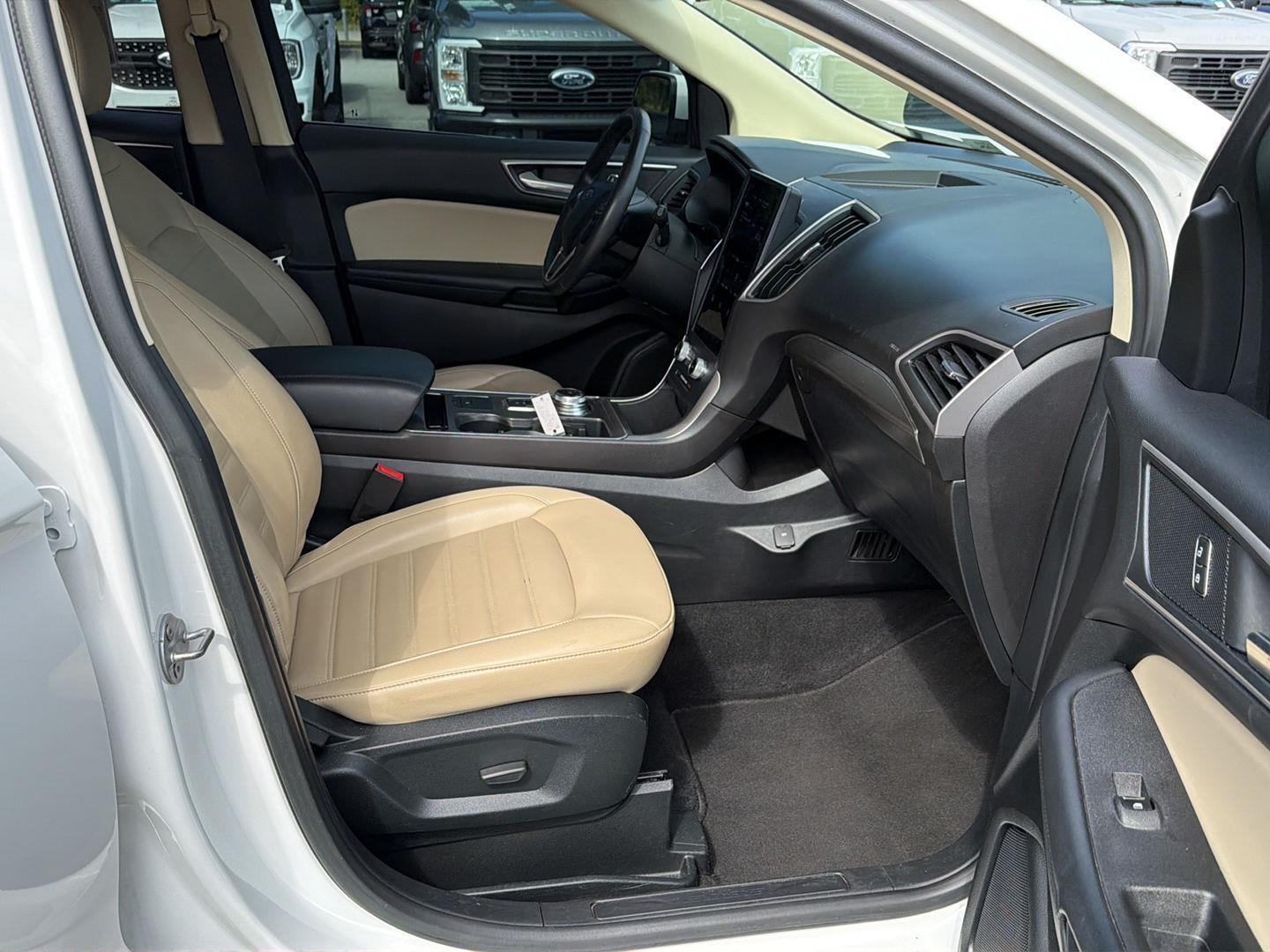 2022 Ford Edge SEL - Photo 13