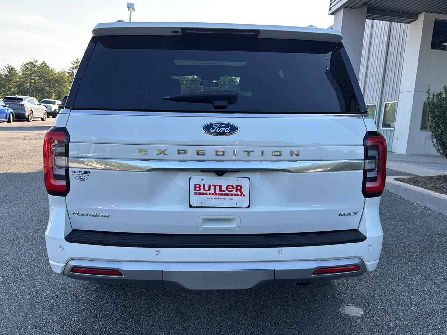 2024 Ford Expedition MAX Platinum photo 3