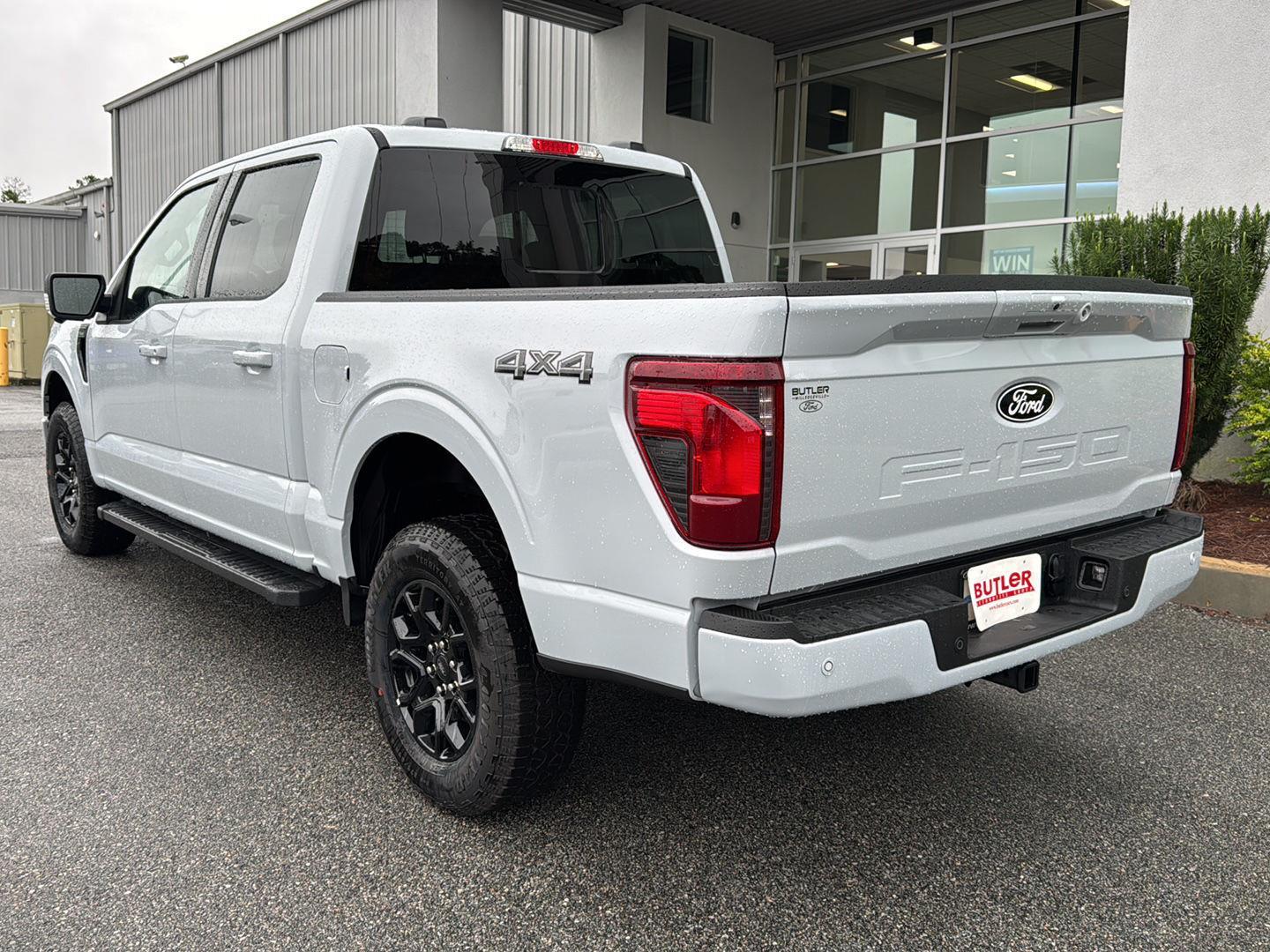 2025 Ford F-150 XLT photo 2