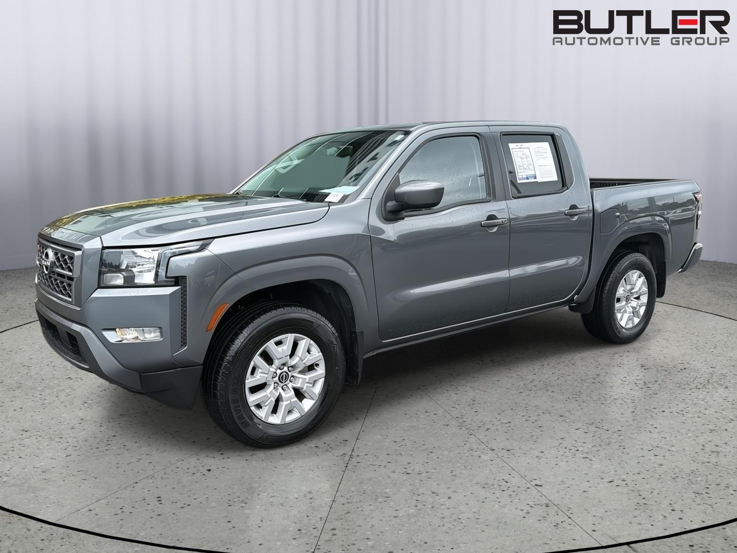 2022 Nissan Frontier SV Crew Cab 4X4 SWB's photo