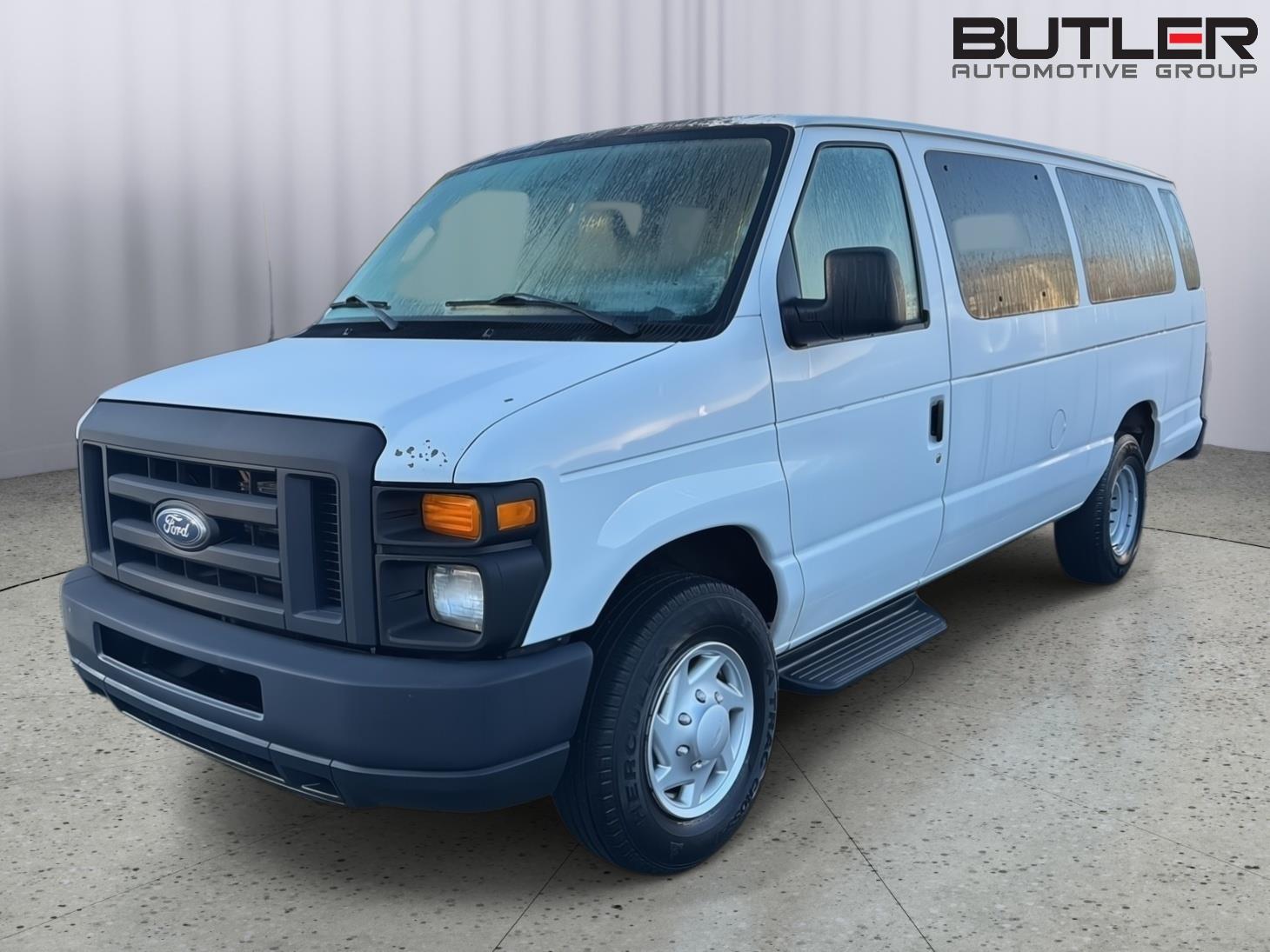 2013 Ford E-Series Econoline Wagon XL's photo