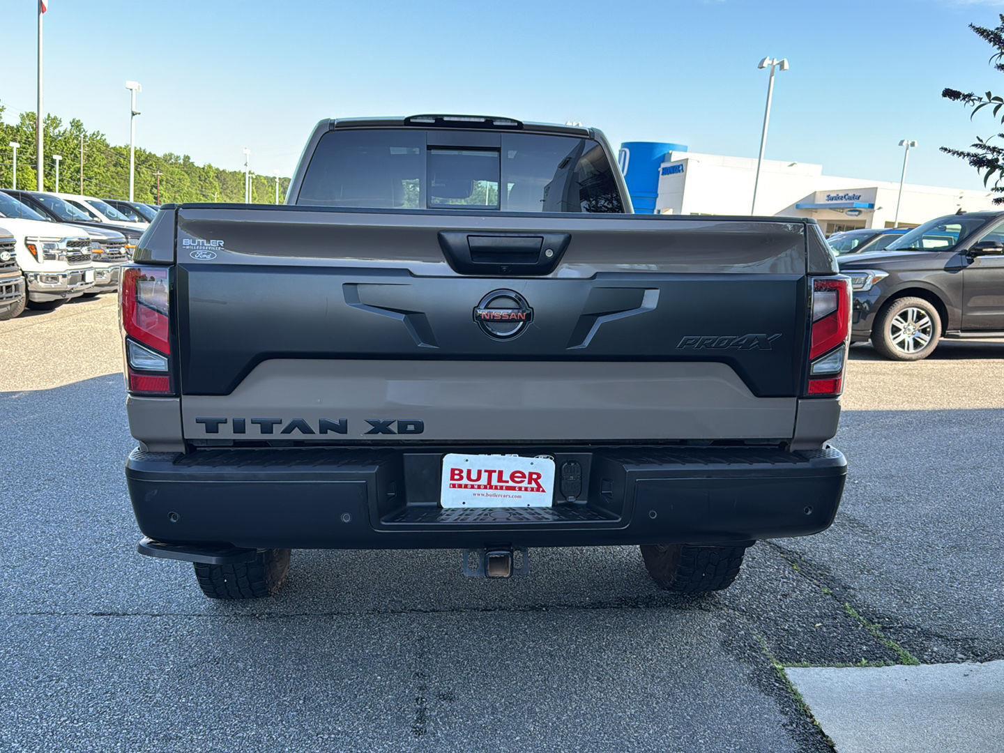 2021 Nissan Titan PRO-4X photo 3