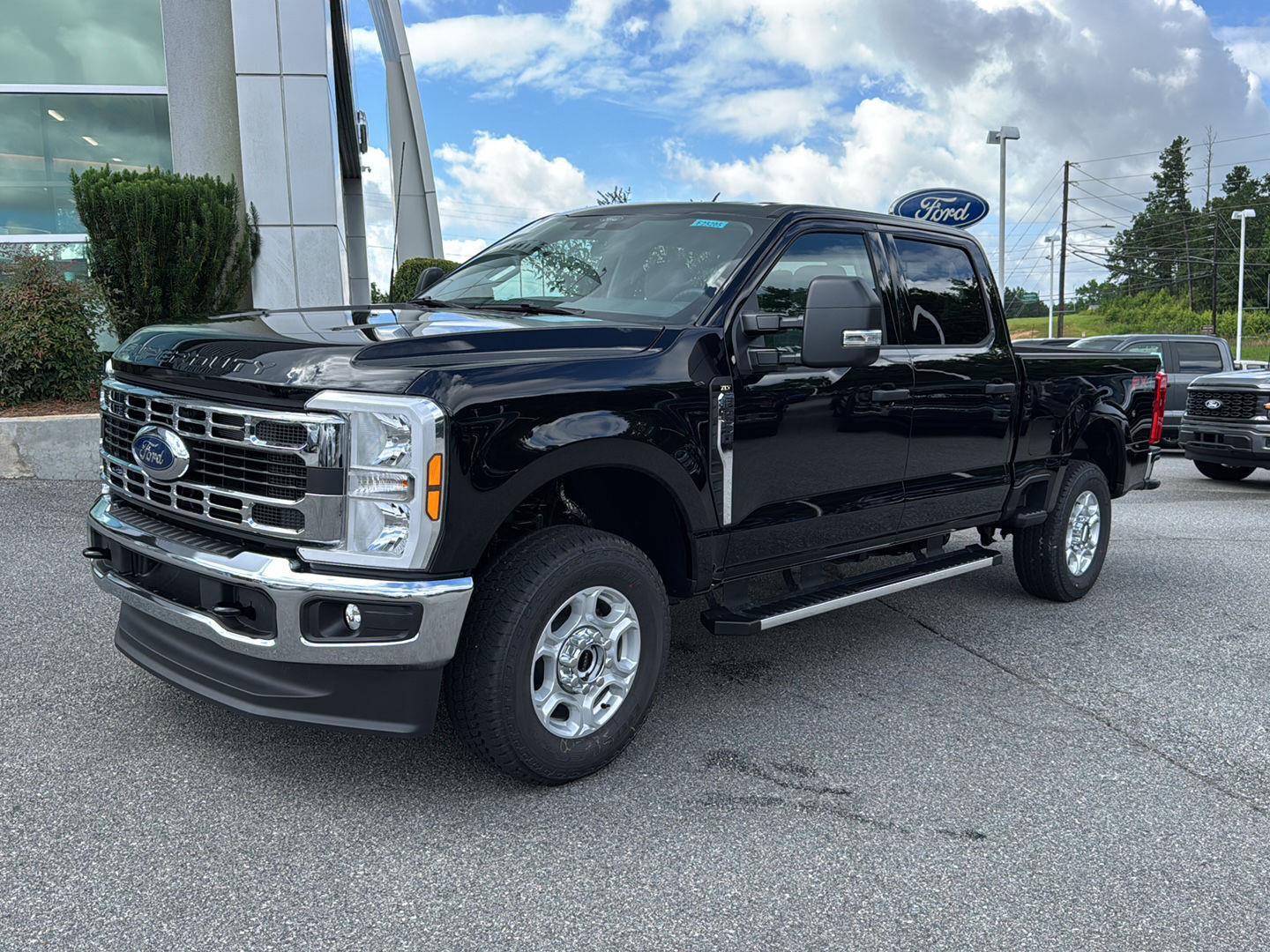 2025 Ford F-250 Truck Crew Cab 