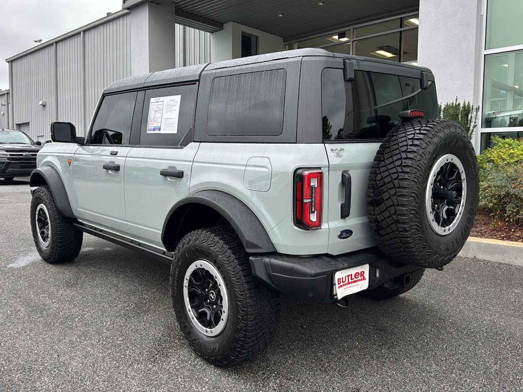 2023 Ford Bronco Badlands photo 3