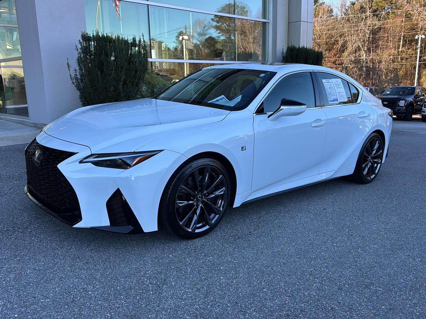 2023 Lexus IS 350 F SPORT photo 2