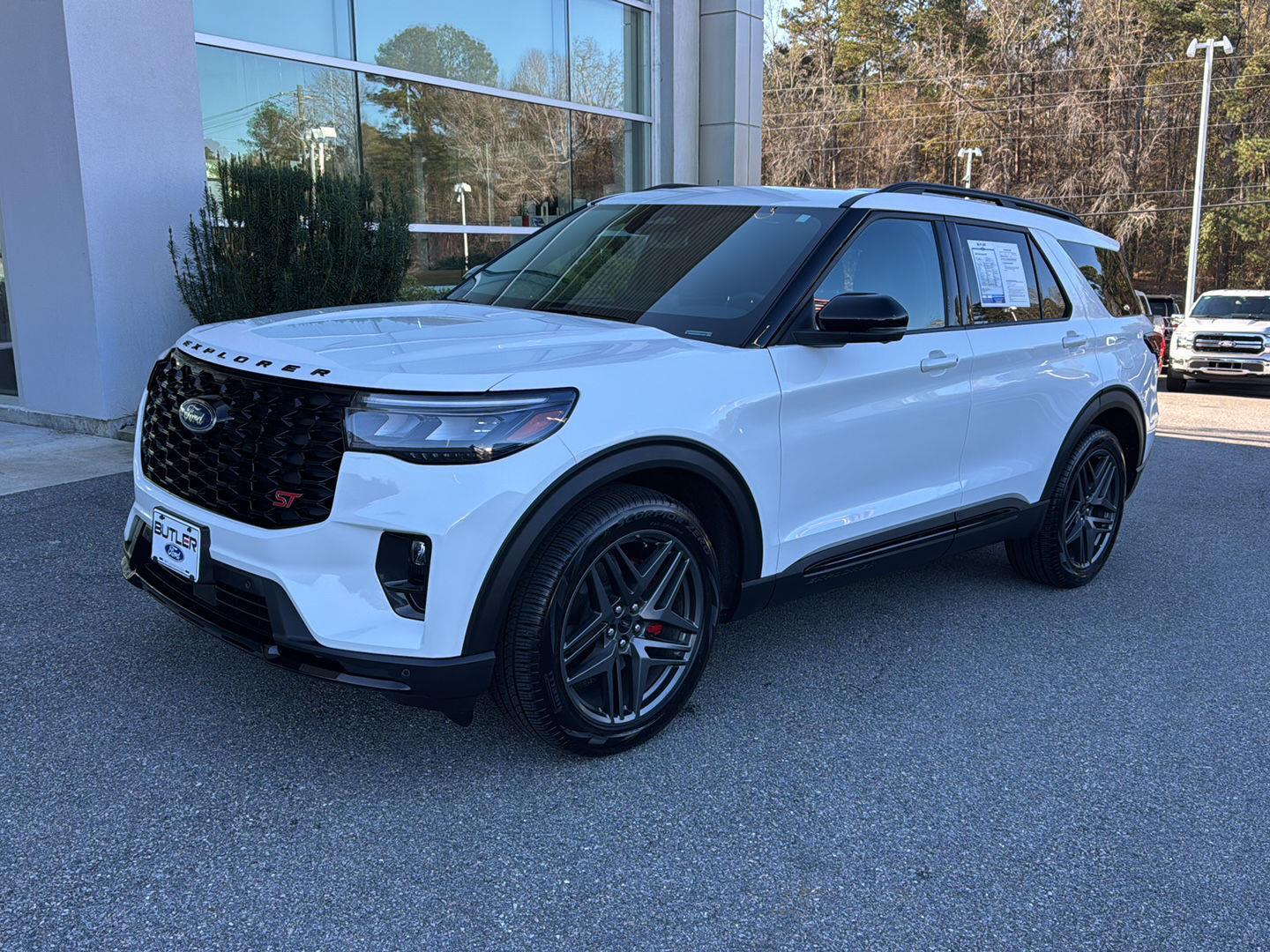 2025 Ford Explorer ST's photo