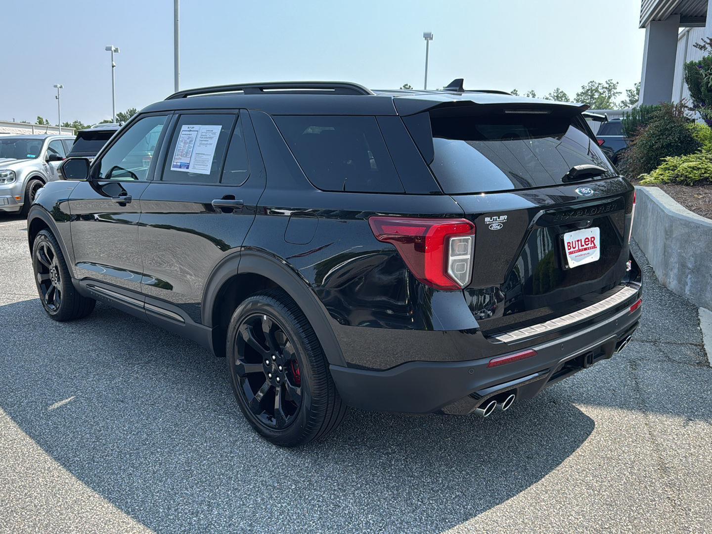 2024 Ford Explorer ST photo 3