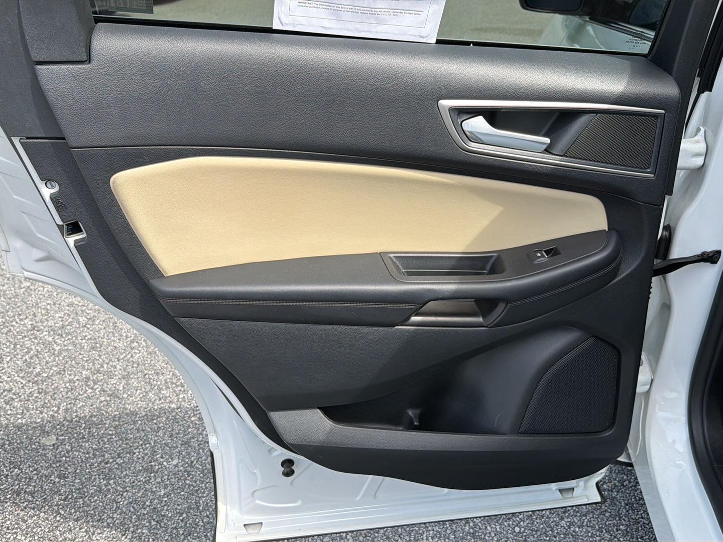 2022 Ford Edge SEL - Photo 17
