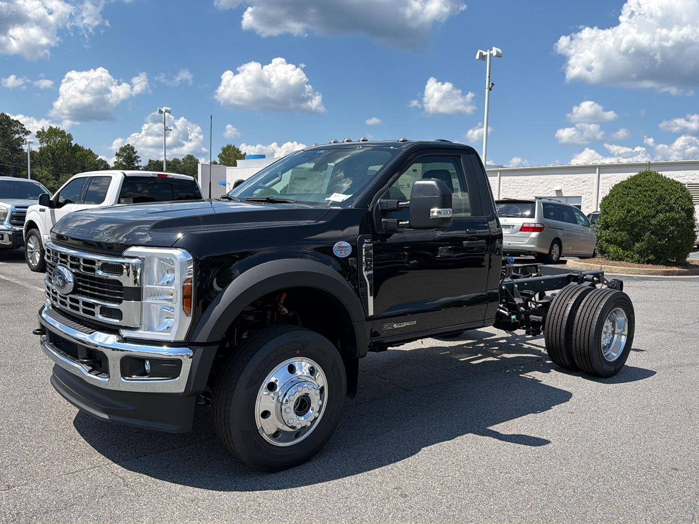 2026 Ford F-600 Super Duty Chassis Cab XLT