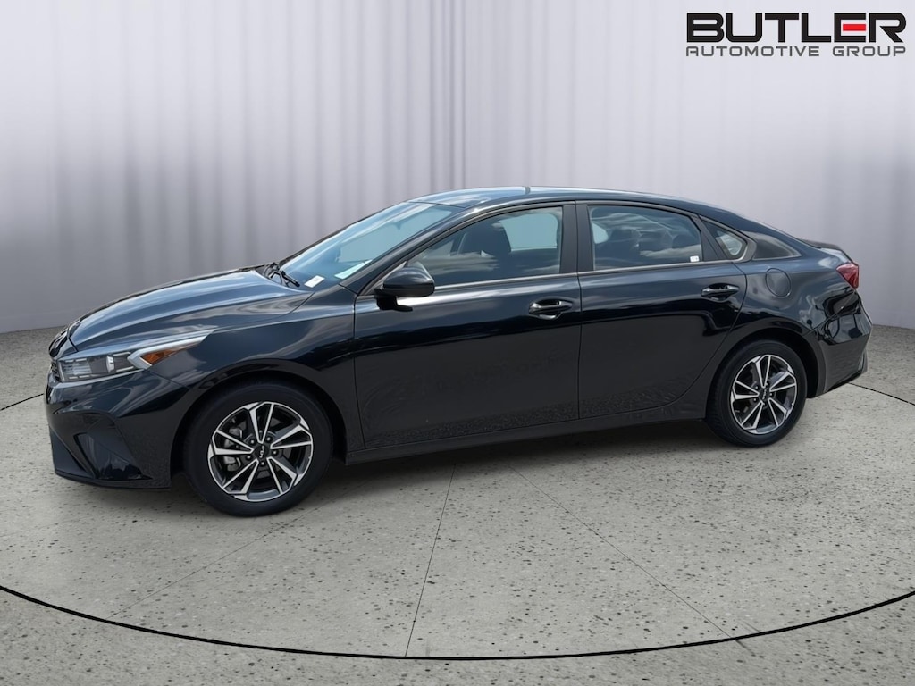 Used 2022 Kia Forte LXS Sedan