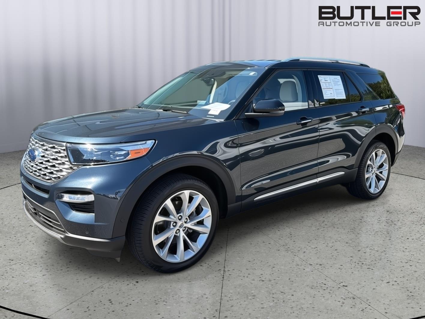 2023 Ford Explorer Platinum 4WD's photo