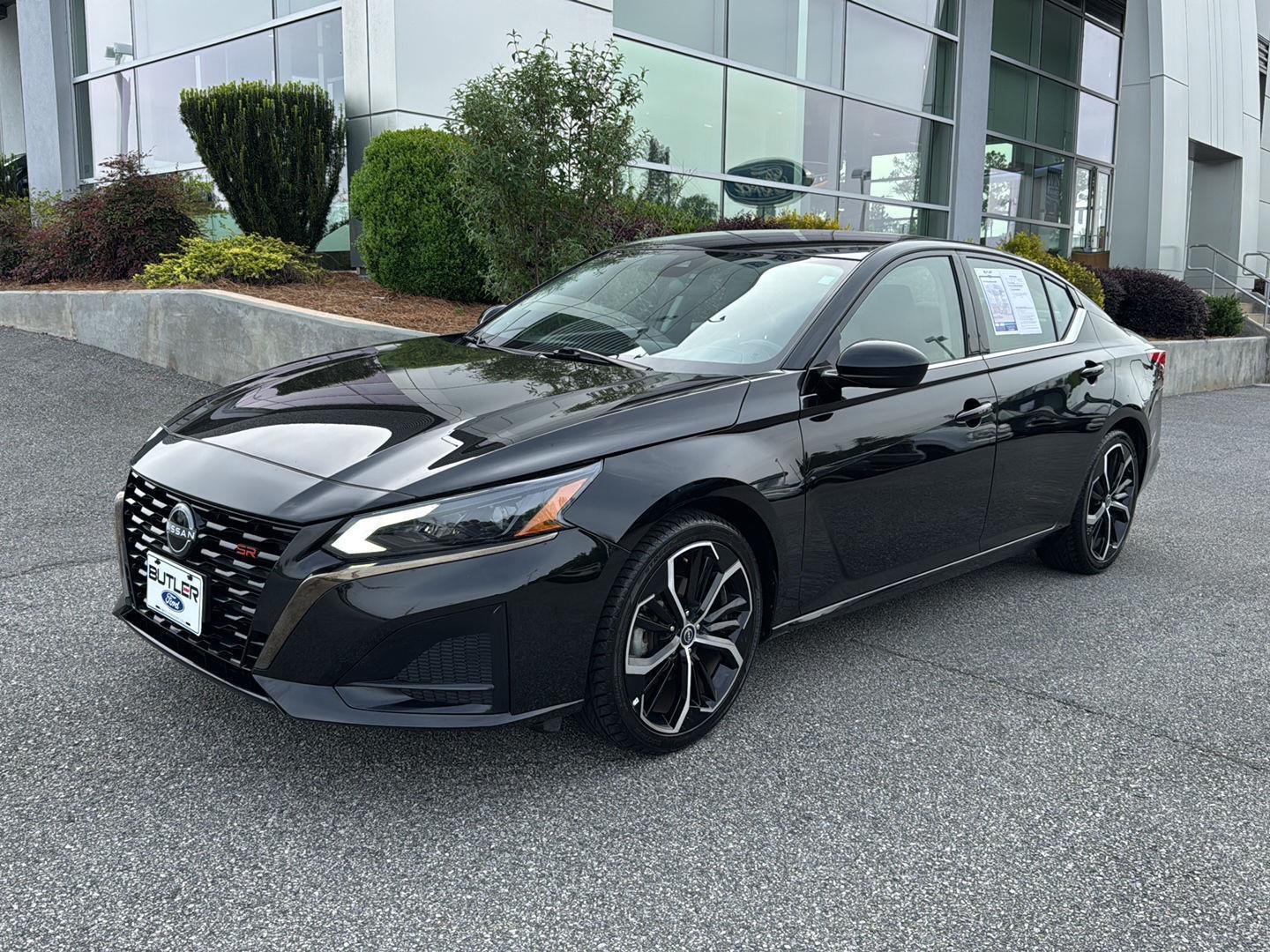 Used 2023 Nissan Altima SR with VIN 1N4BL4CV8PN351451 for sale in Milledgeville, GA