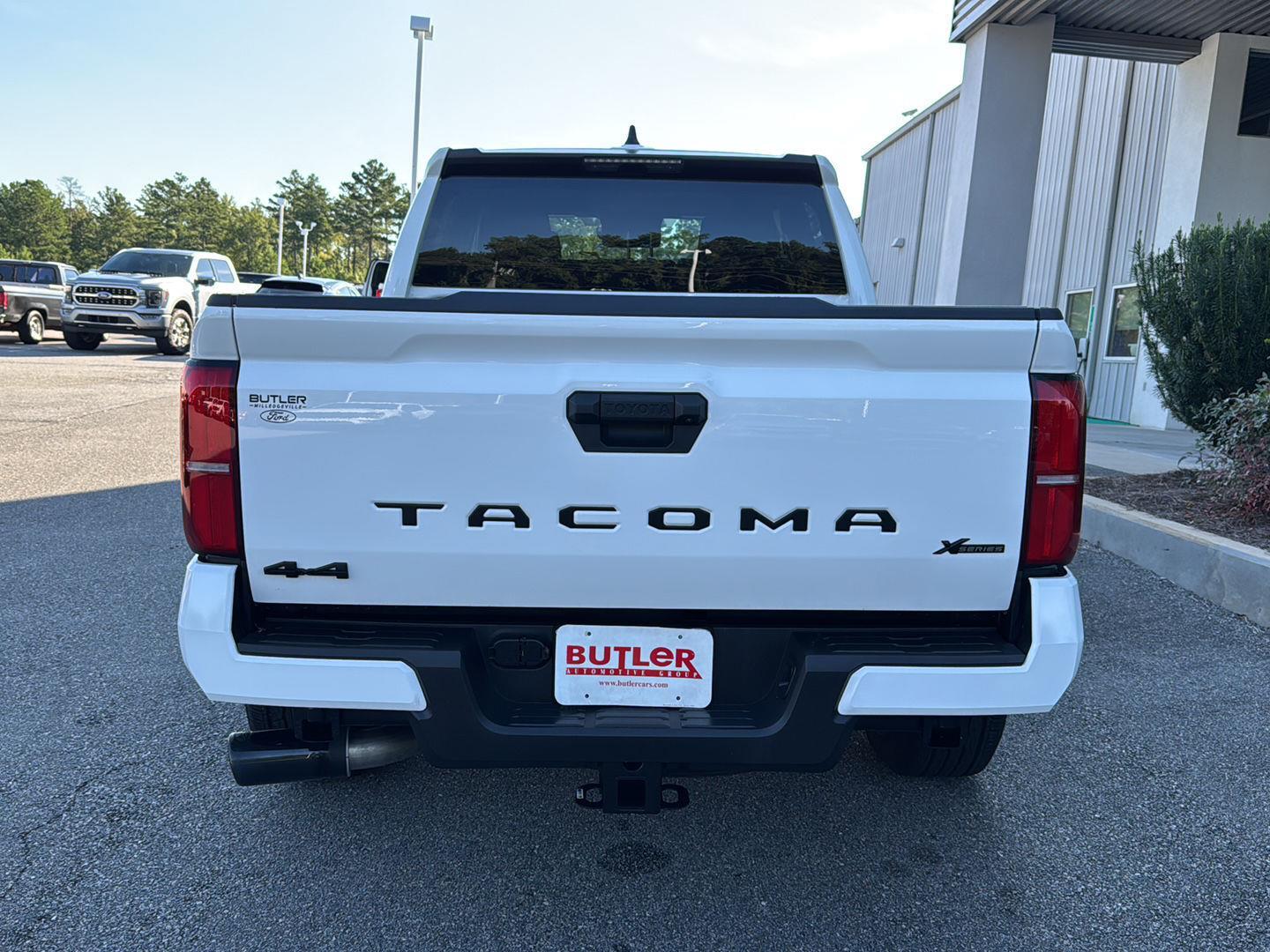 2024 Toyota Tacoma SR5 photo 4