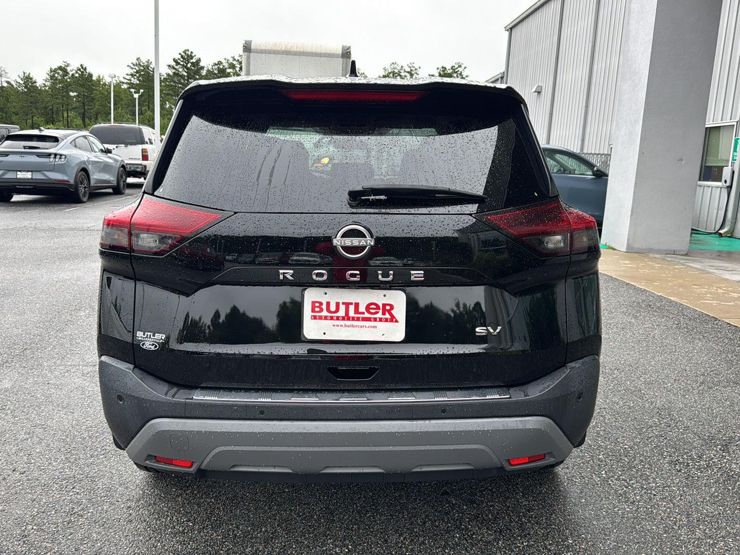 2022 Nissan Rogue SV photo 3