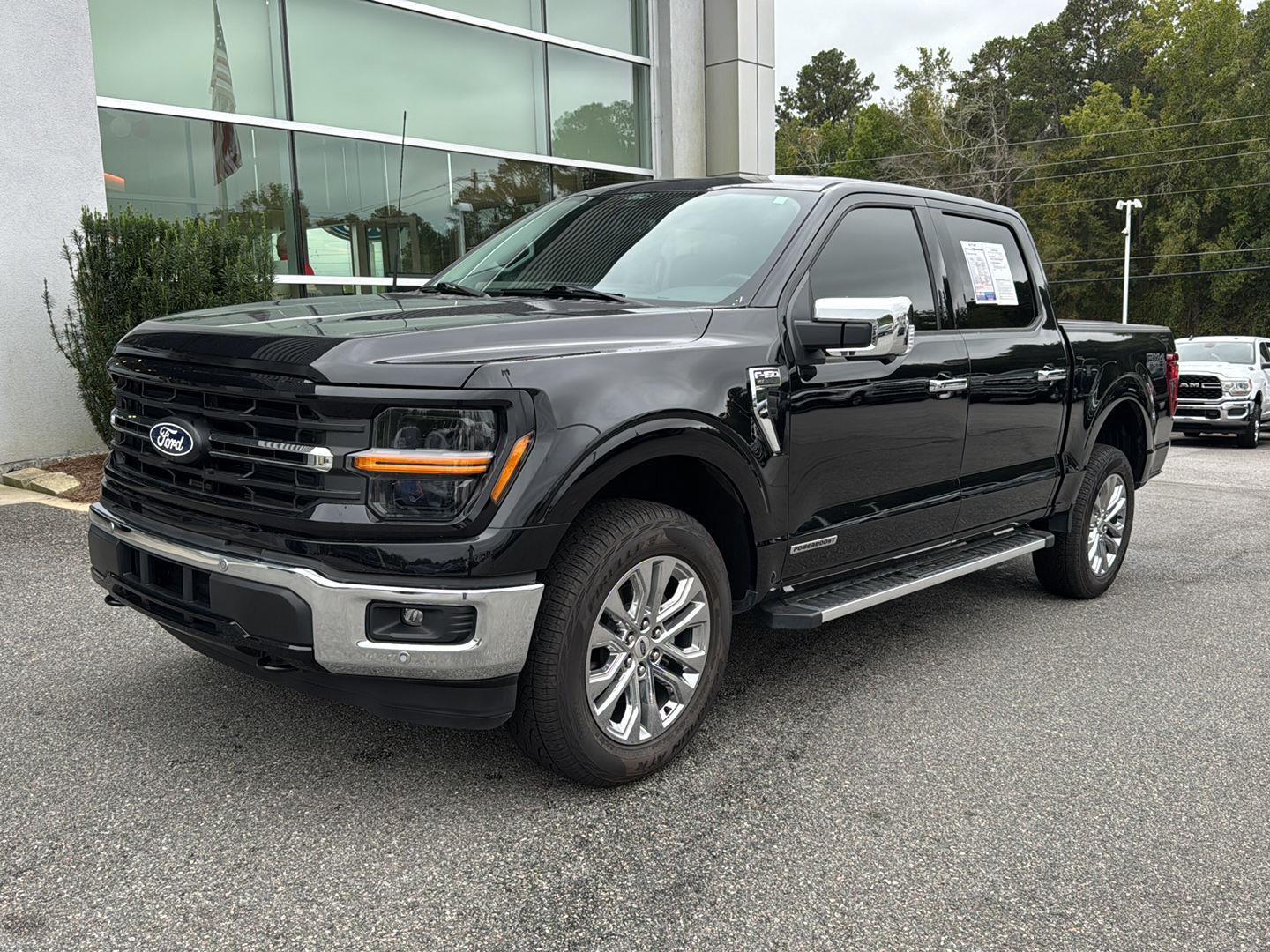 2024 Ford F-150 XLT photo 2