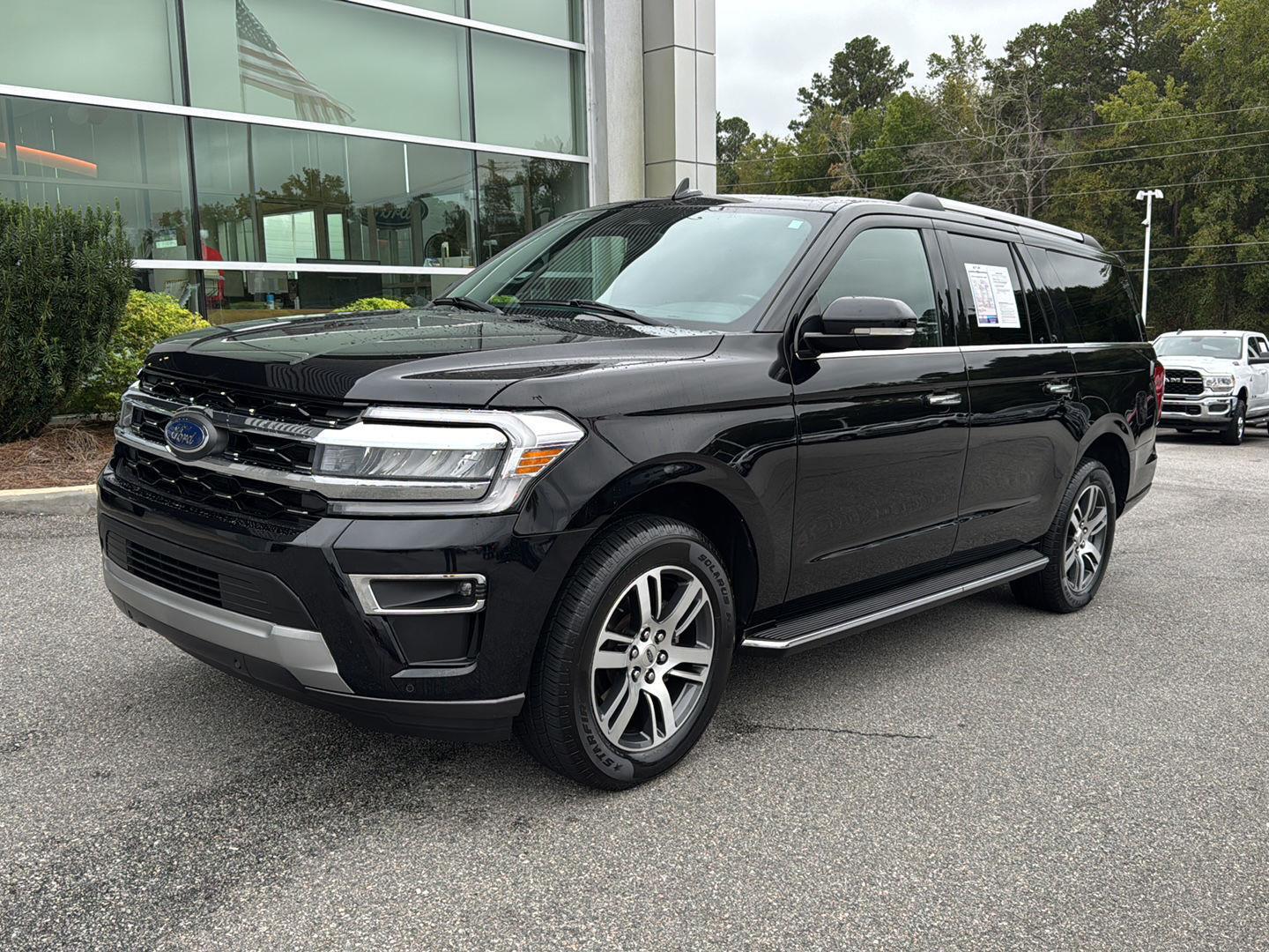 2023 Ford Expedition MAX Limited photo 2