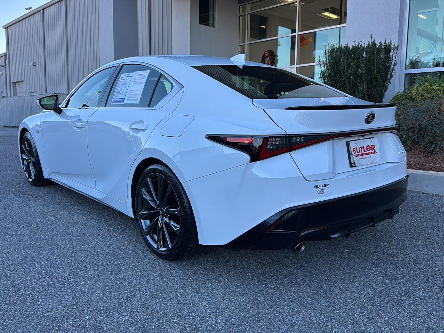 2023 Lexus IS 350 F SPORT photo 3