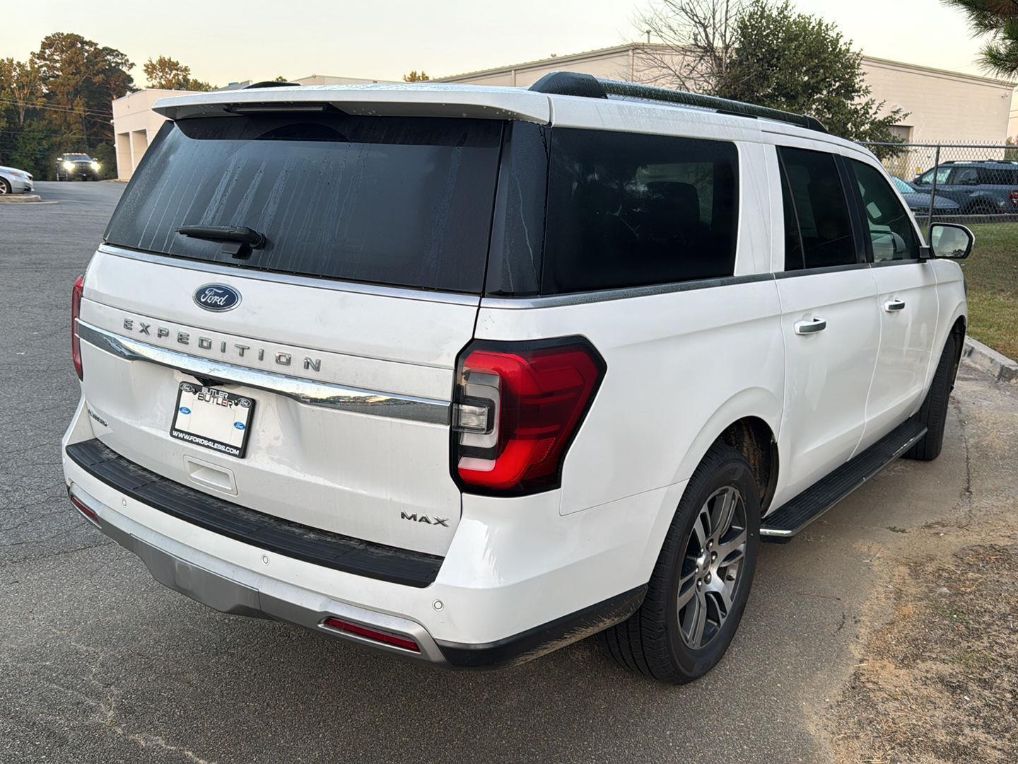 2023 Ford Expedition MAX Limited photo 4