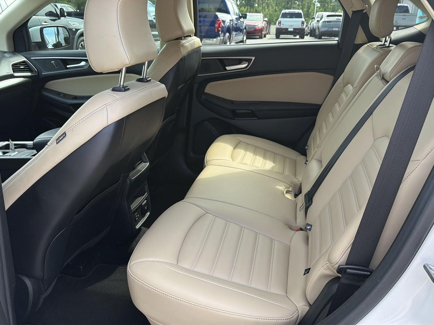 2022 Ford Edge SEL - Photo 11