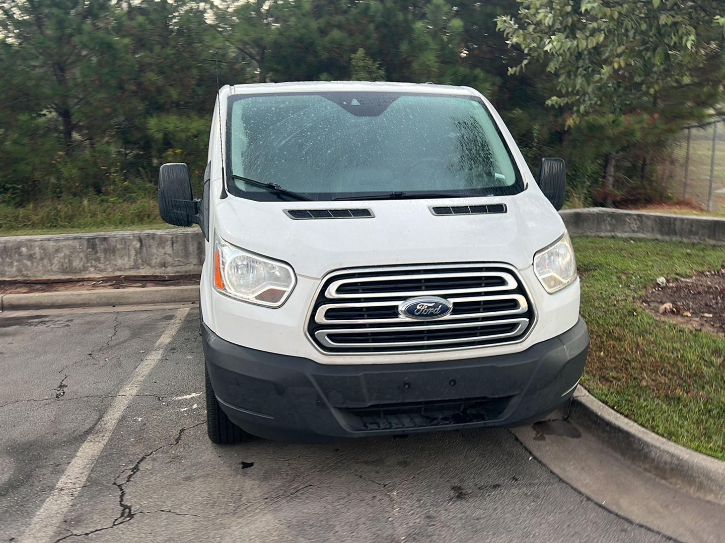 2019 Ford Transit Passenger XLT photo 3