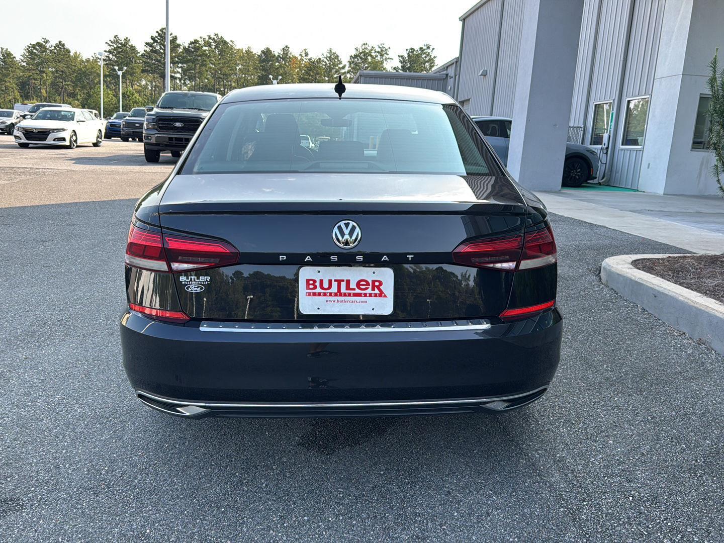 2021 Volkswagen Passat 2.0T SE photo 3