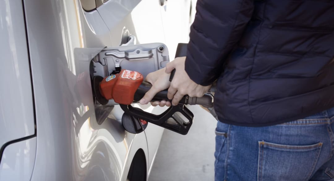 ford%20gas%20station%20safety%20tips%20protect.png