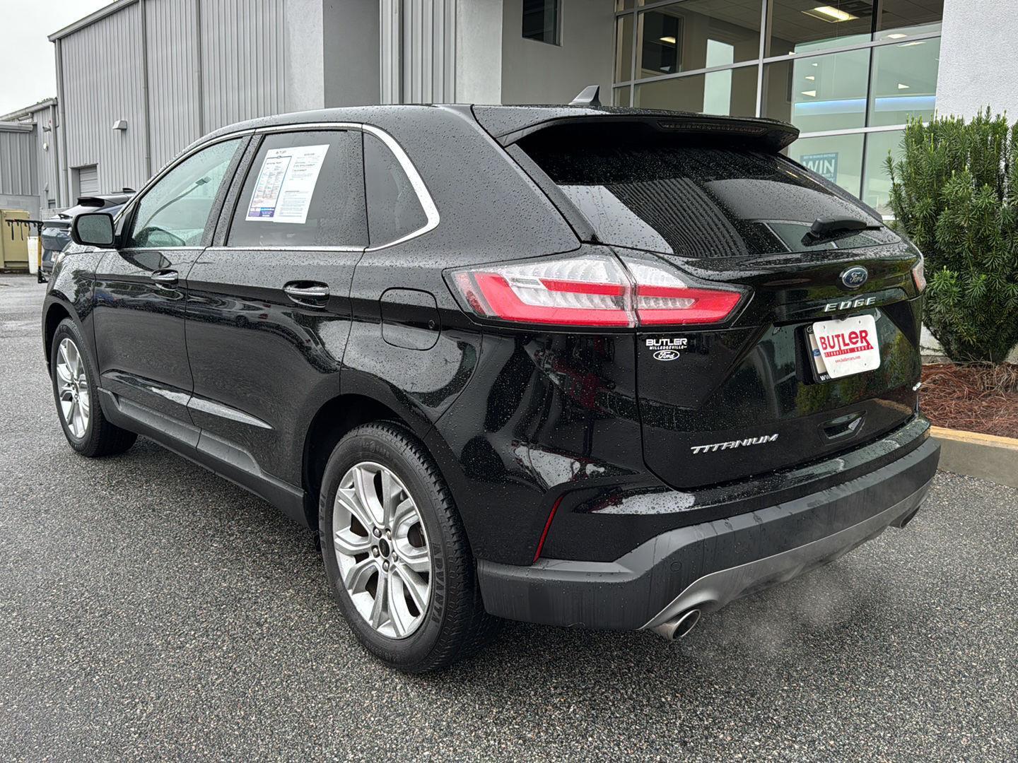 2024 Ford Edge Titanium photo 3