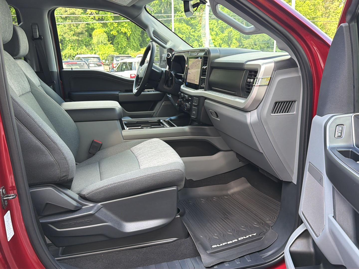 2026 Ford F-250 Super Duty XLT - Photo 17