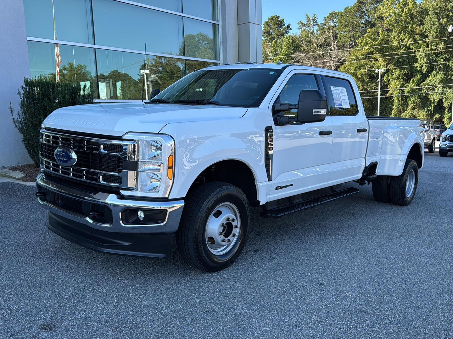 2024 Ford F-350 XLT photo 2