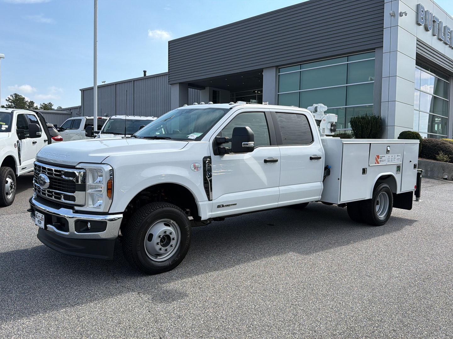 2026 Ford F-350 Super Duty Chassis Cab XL