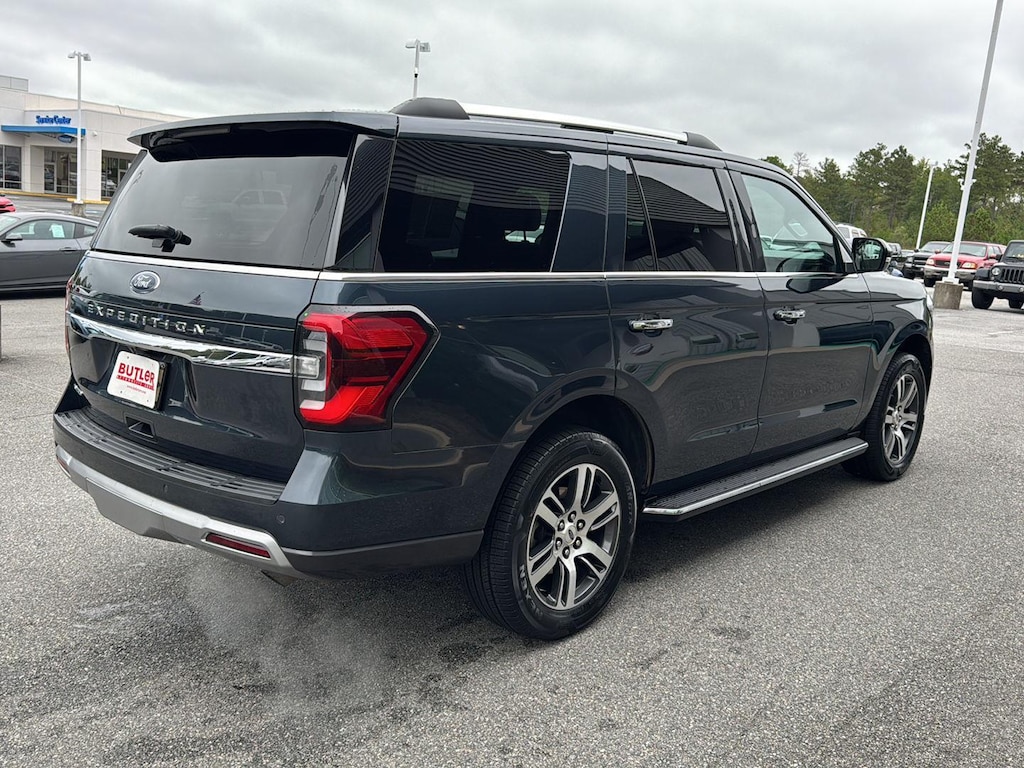 2023 Ford Expedition Limited photo 2