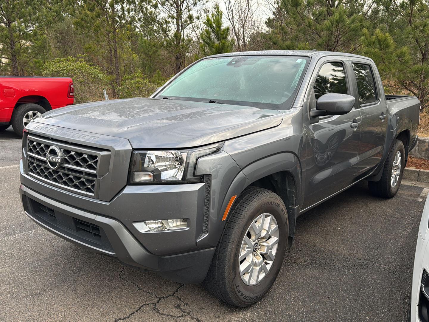 2022 Nissan Frontier SV's photo