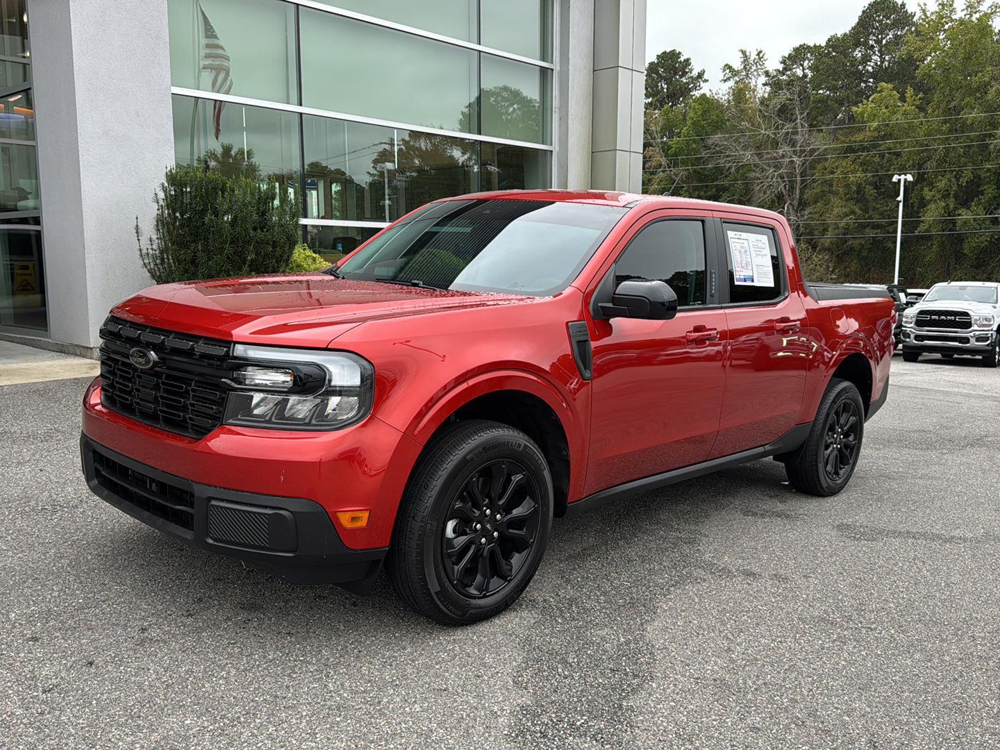 2023 Ford Maverick Lariat photo 2