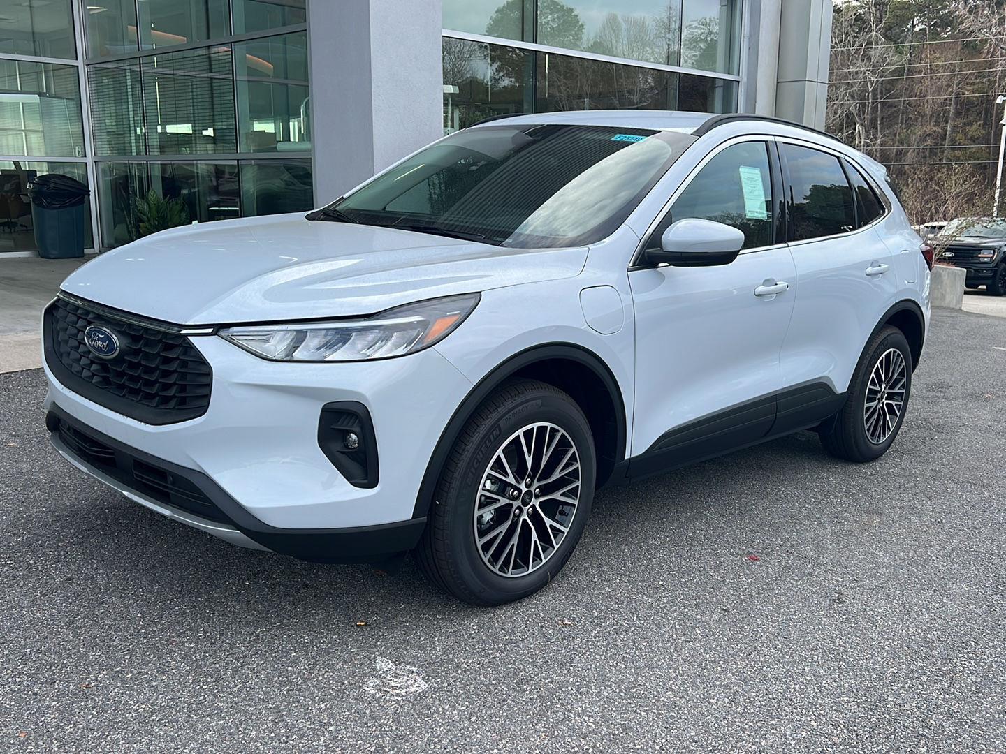 2025 Ford Escape PHEV's photo