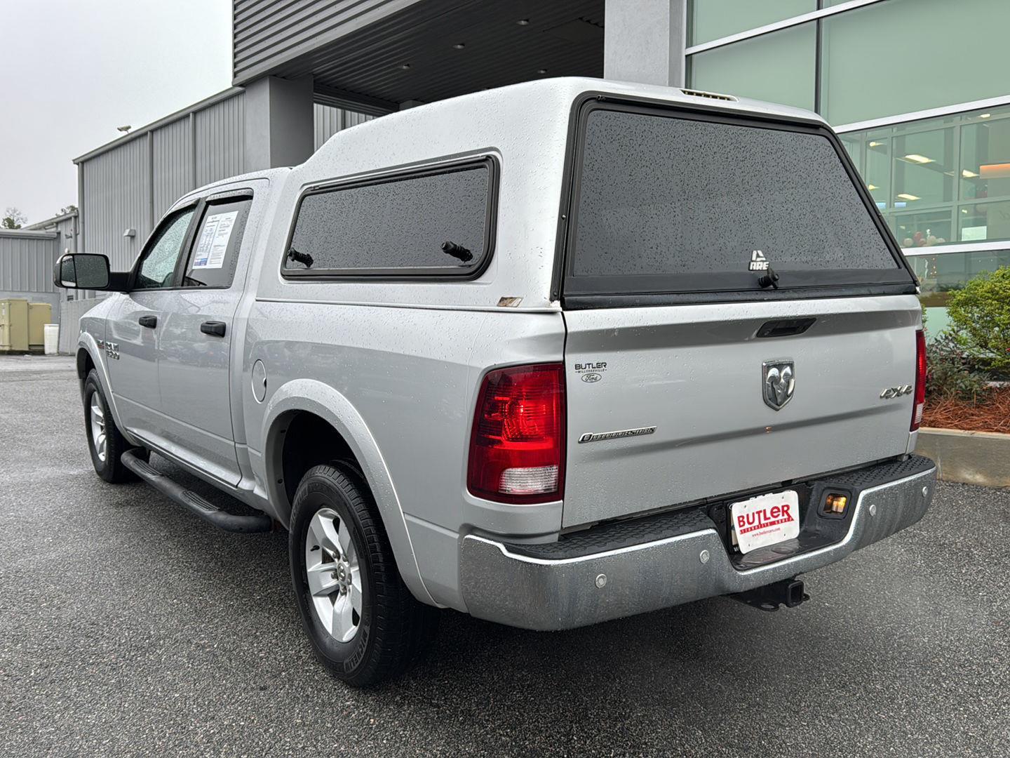 2015 Ram 1500 SLT photo 3