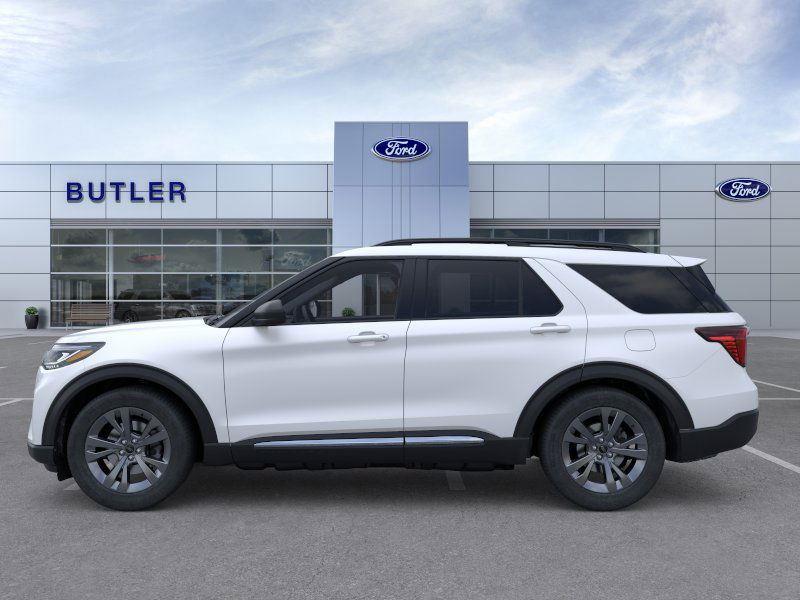 2025 Ford Explorer photo 3