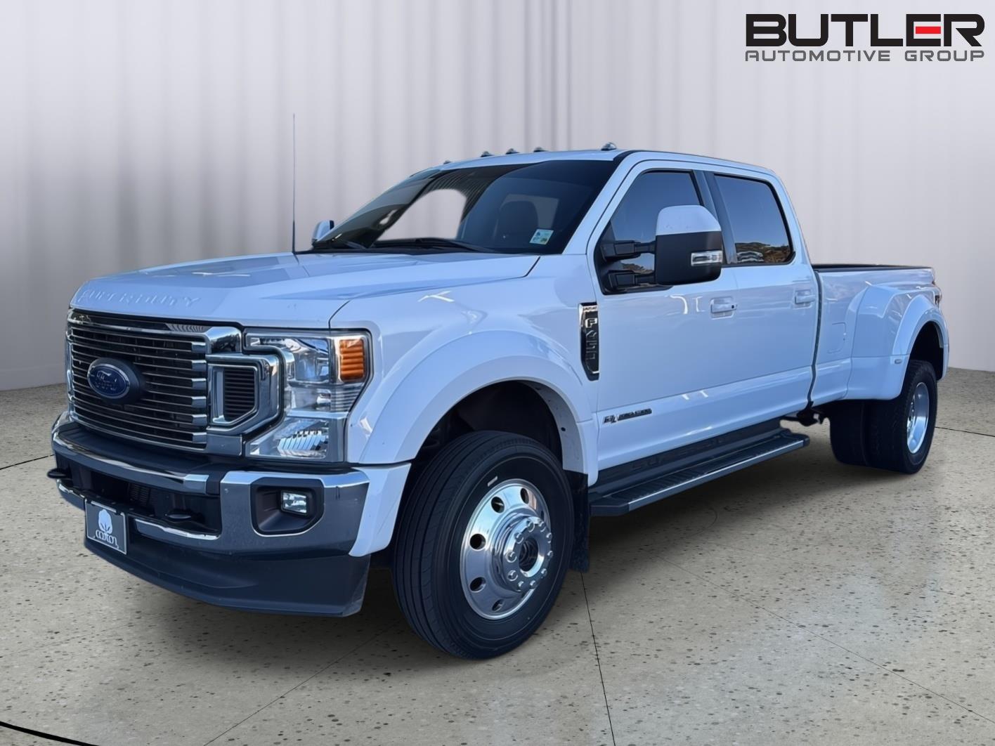 2022 Ford F-450 Super Duty Lariat's photo