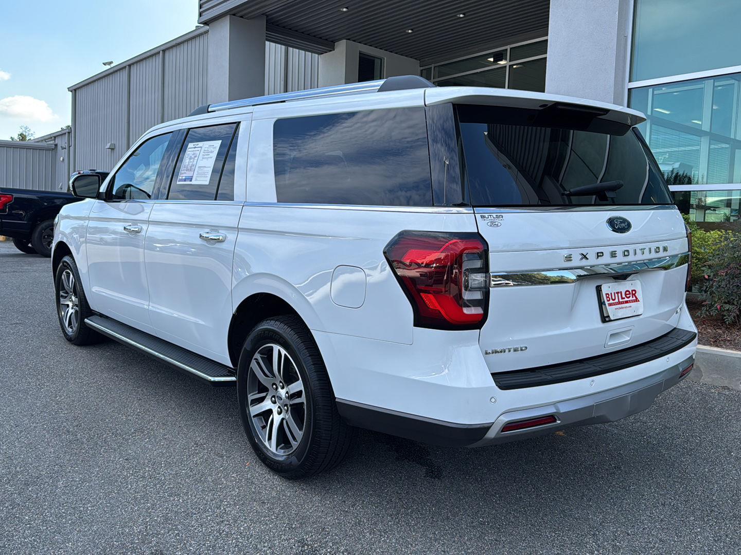 2023 Ford Expedition MAX Limited photo 3