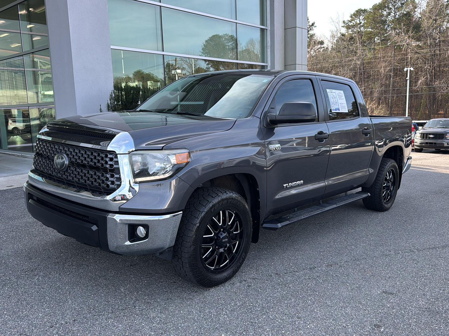 2020 Toyota Tundra SR5's photo