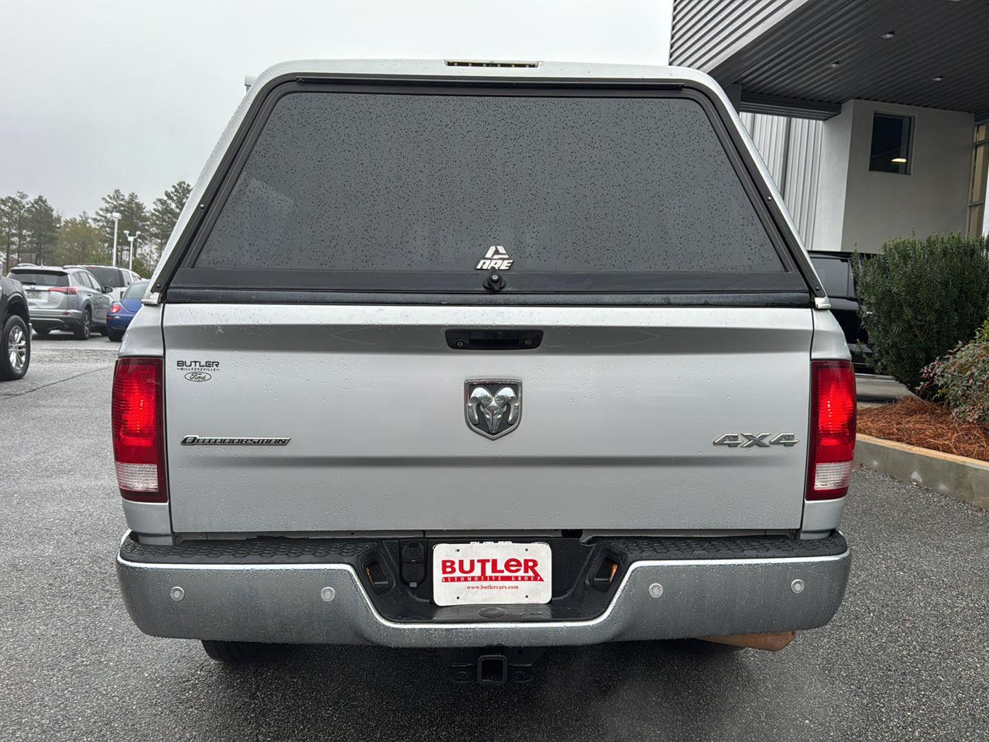 2015 Ram 1500 SLT photo 4