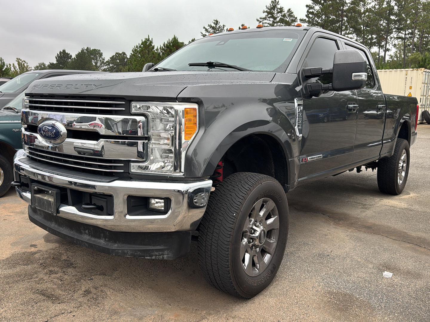 2017 Ford F-250 Lariat photo 2