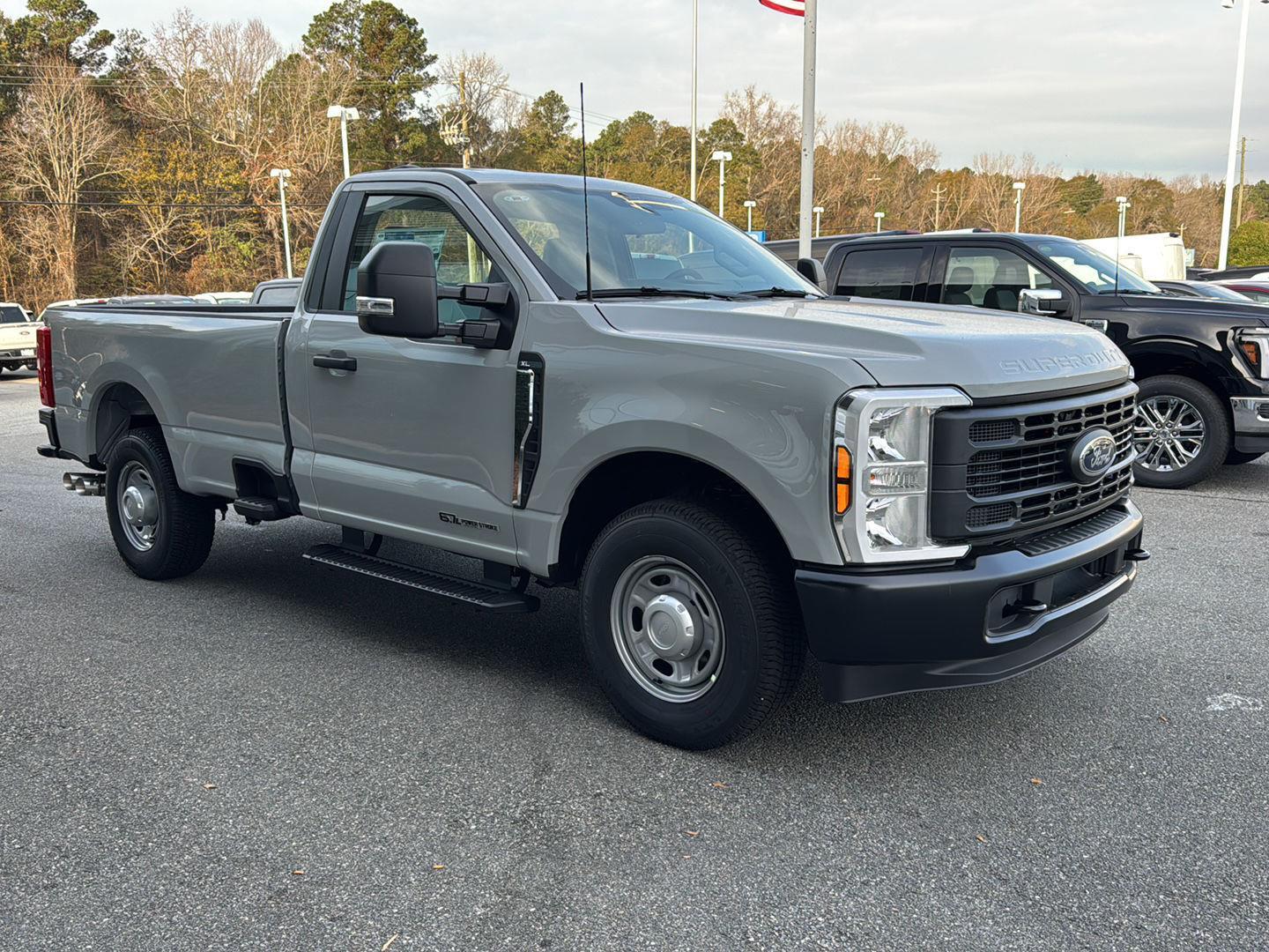 2026 Ford F-350 Super Duty XL - Photo 8