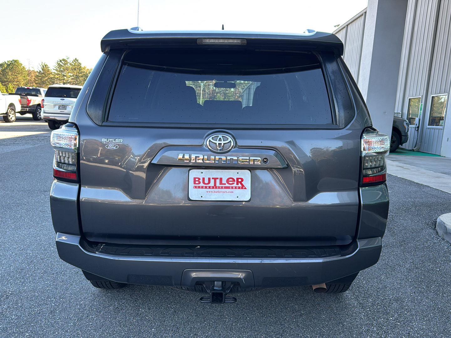 2016 Toyota 4Runner SR5 photo 4