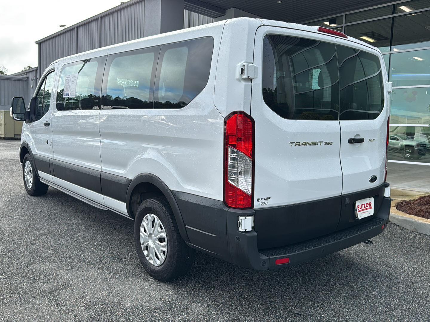 2021 Ford Transit Passenger XLT photo 3