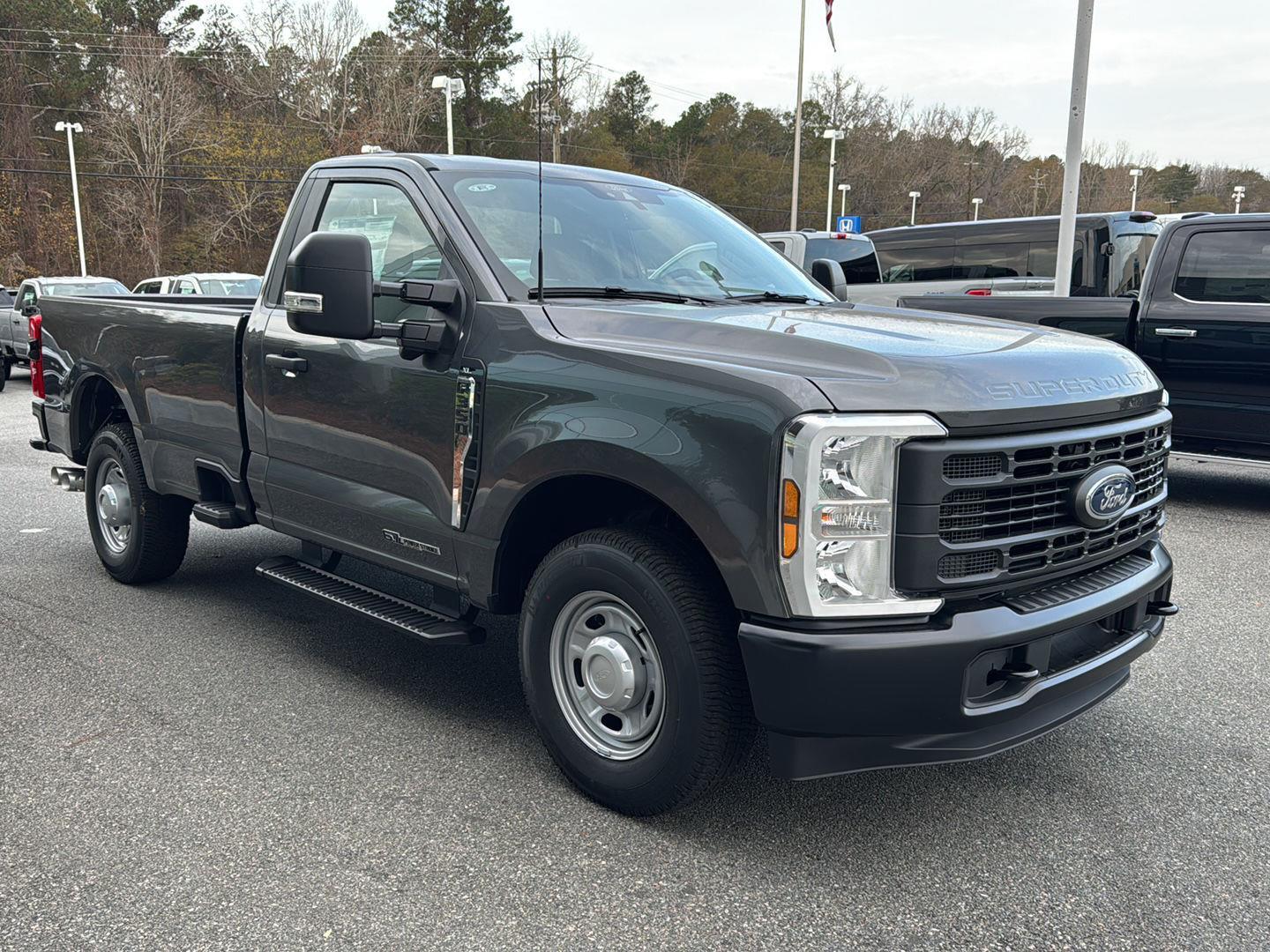 2026 Ford F-350 Super Duty XL - Photo 8