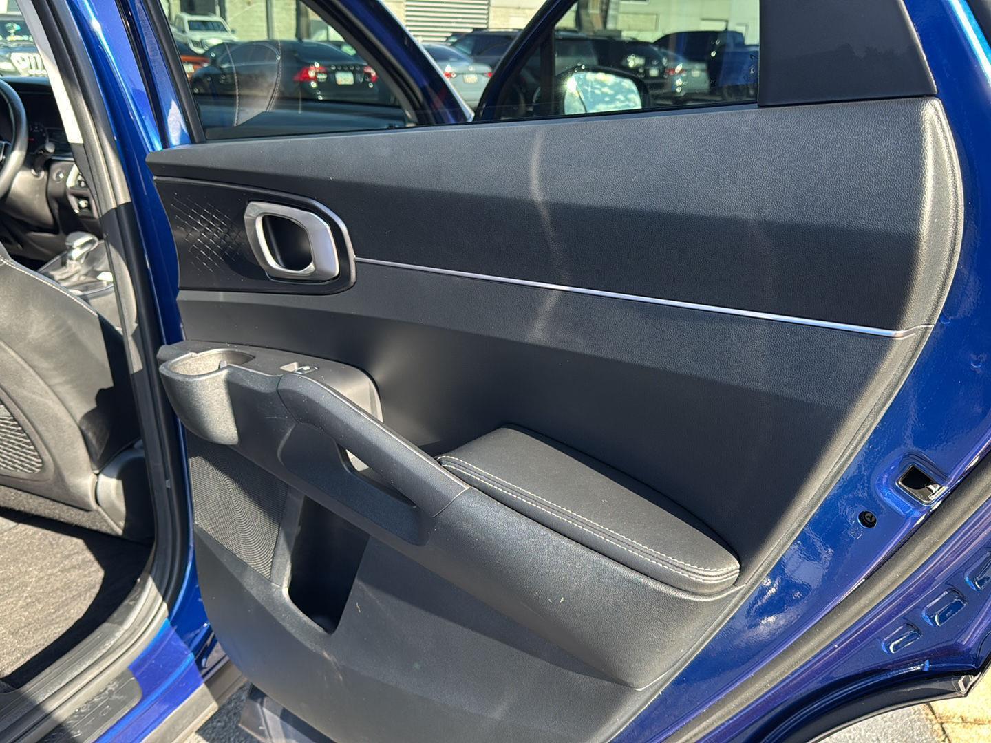 2022 Kia Sorento S - Photo 13