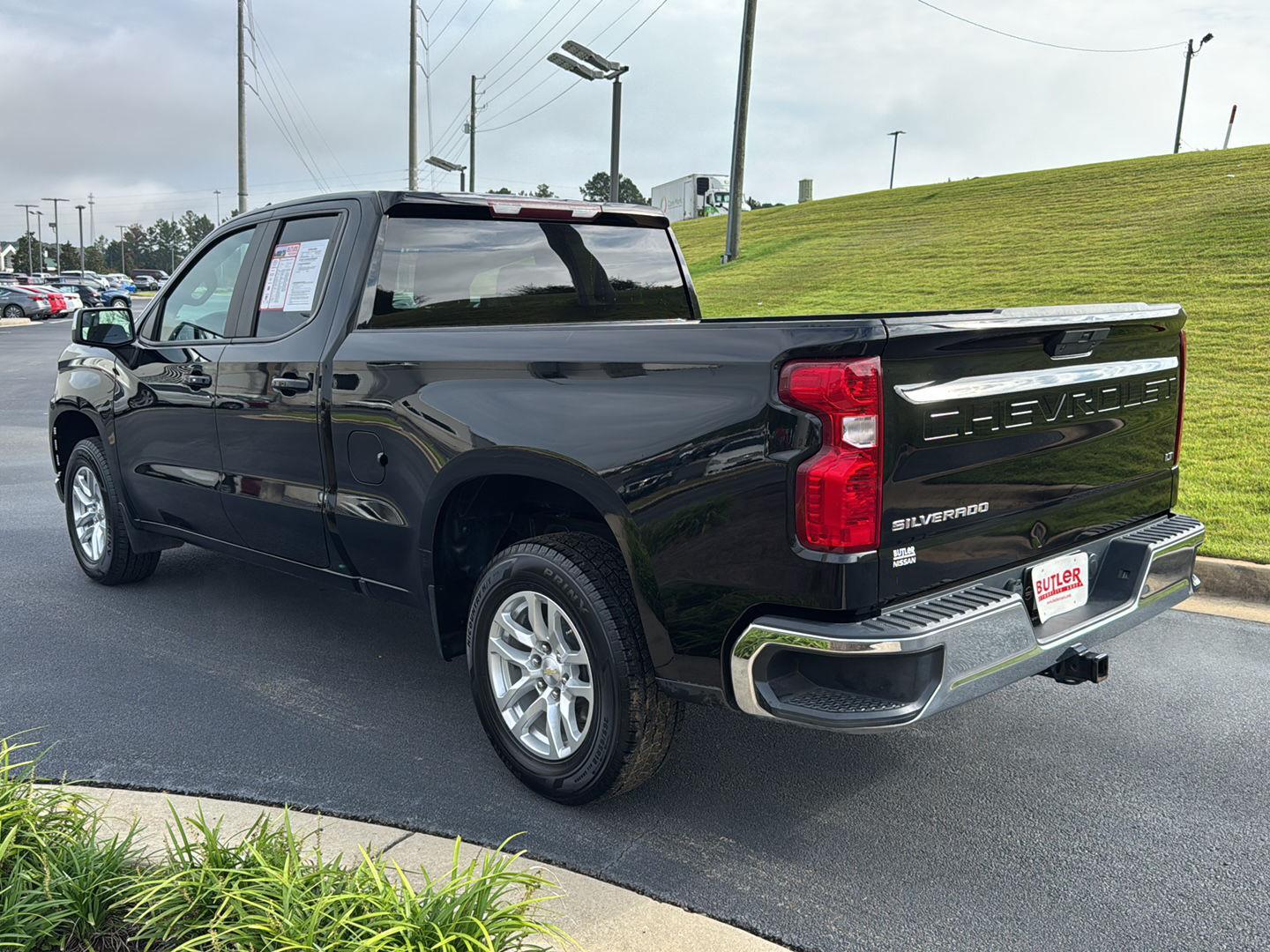 2020 Chevrolet Silverado 1500 LT photo 3