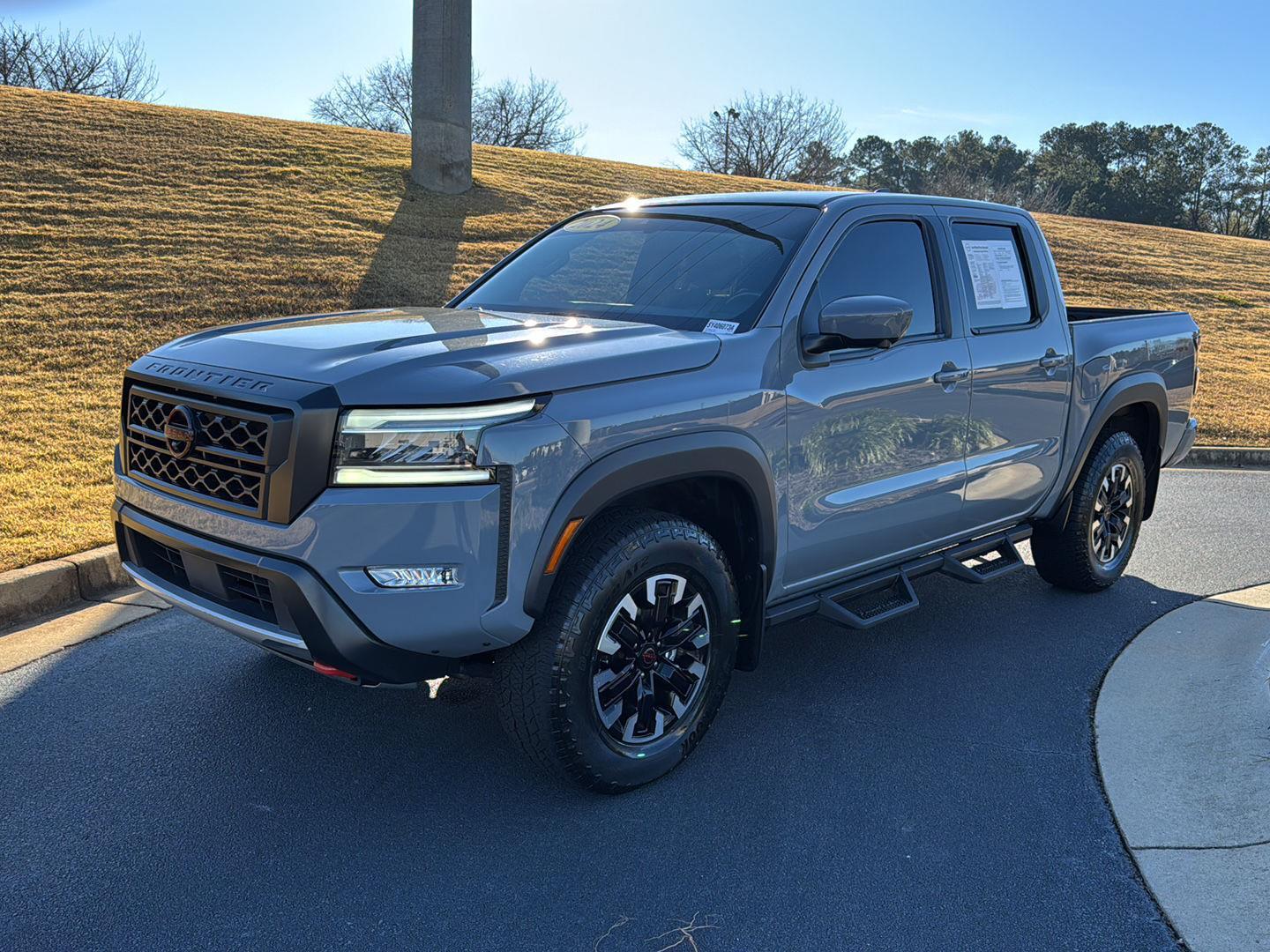 2024 Nissan Frontier PRO-4X's photo
