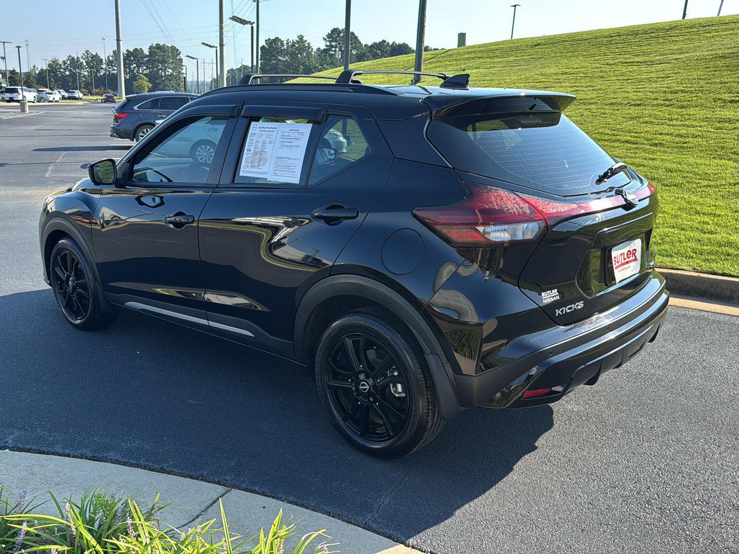 2024 Nissan Kicks SR photo 3